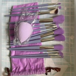 Makeup brushes